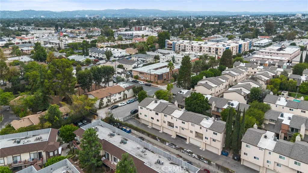13567 Valerio Street F, Van Nuys, California 91405 home-pic-41